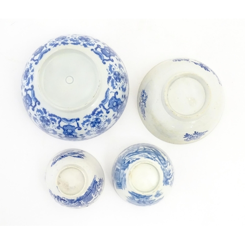 242 - Assorted blue and white wares to include a Liverpool style bowl decorated with flowers and foliage, ... 