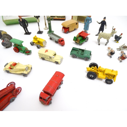 1460 - Toys: A quantity of assorted lead farm animals, makers to include Britains Ltd., Lesney, etc., a box... 