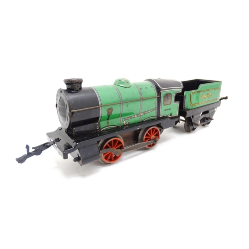 1466 - Toys - Model Train / Railway Interest : A Hornby tinplate clockwork O Gauge Passenger Set, no. 31, c... 