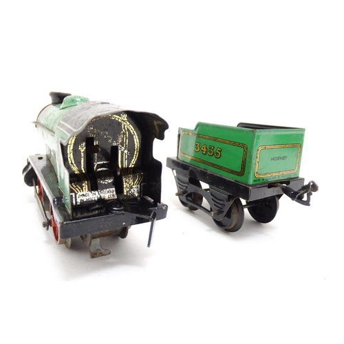 1466 - Toys - Model Train / Railway Interest : A Hornby tinplate clockwork O Gauge Passenger Set, no. 31, c... 