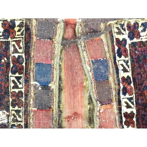 1531 - Rug : A woollen saddle bag style rug.  Approx. 46