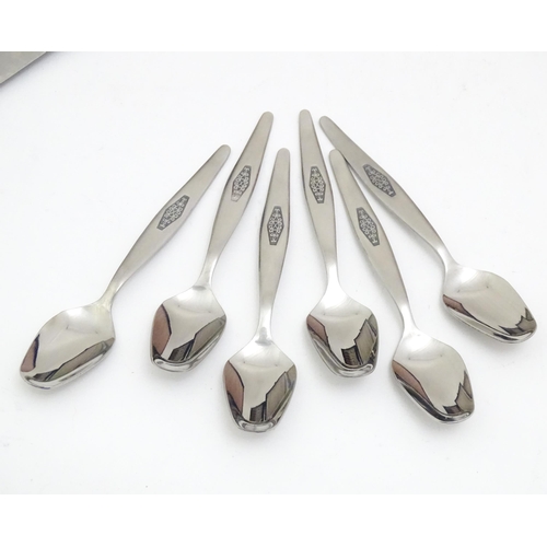 609A - A quantity of assorted mid century / retro silver plate flatware / cutlery, to include wooden handle... 