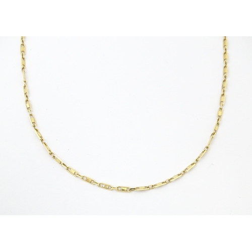 744 - An 18ct gold chain necklace. Approx. 16