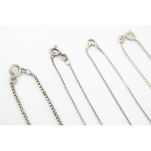 748 - A quantity of assorted silver and white metal jewellery