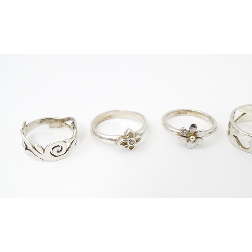 749 - Nine assorted silver rings (9)