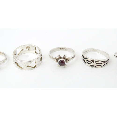 749 - Nine assorted silver rings (9)