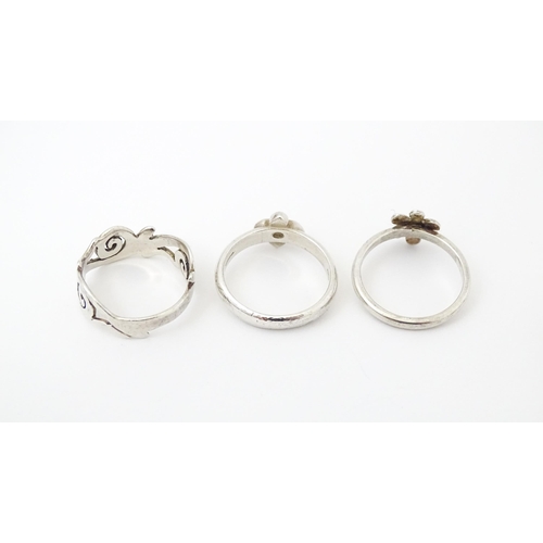 749 - Nine assorted silver rings (9)