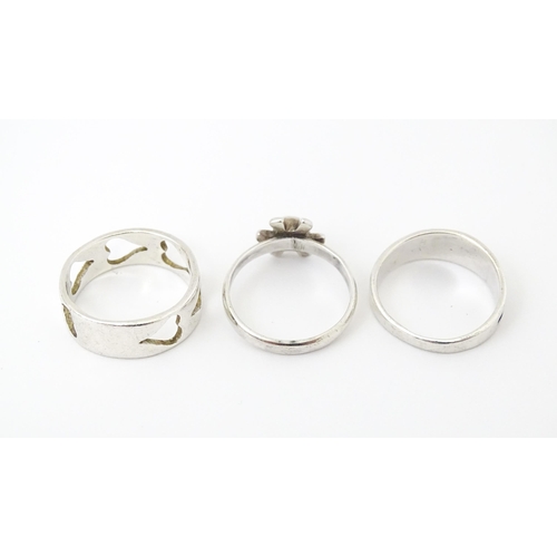 749 - Nine assorted silver rings (9)