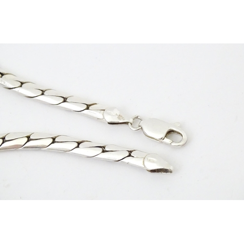 796 - A silver necklace approx 16