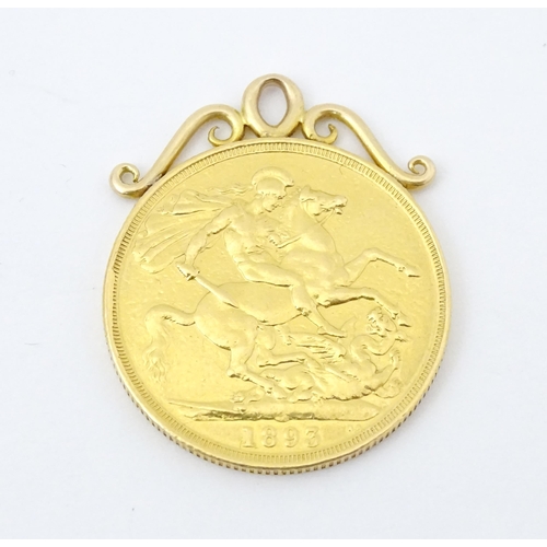 802 - A pendant formed as a Victorian 2 pound / double sovereign with hanging mount to top. Approx 1 1/4