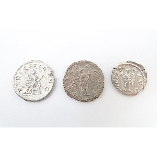 805 - Coins: A quantity of assorted old coins, tokens, medallions, commemorative coins, and some reproduct... 