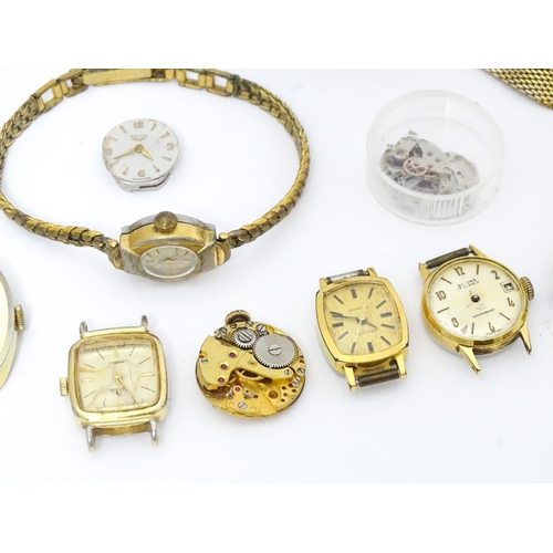 845 - Watchmakers / Repairers Interest : A quantity of assorted wristwatch / wrist watch movements, cases ... 