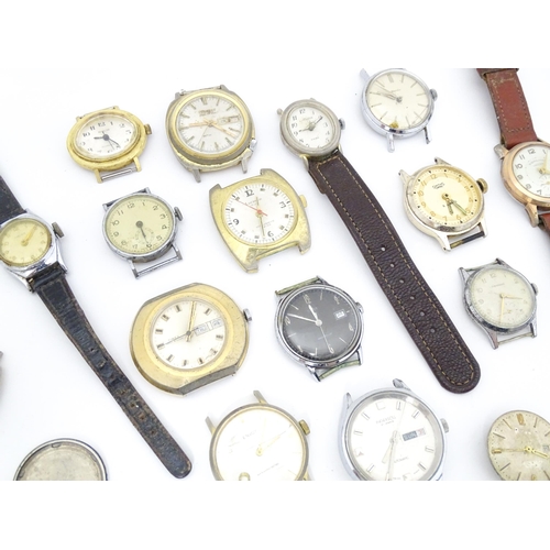 847 - Watchmakers / Repairers Interest : A quantity of assorted wristwatch / wrist watch cases, movements ... 