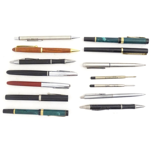 1217 - A quantity of mid to late 20thC fountain pens, including examples by Sheaffer, Platignum and Osmiroi... 