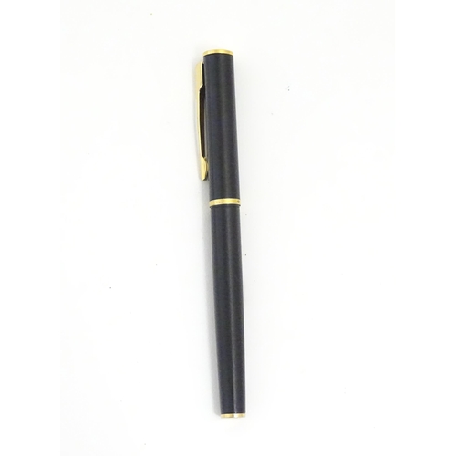 1221 - A cased Waterman 'Ideal' fountain pen, measuring  5 1/2