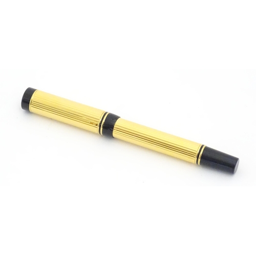 1223 - A Parker Duofold fountain pen, with 18K gold nib, approx 5 1/4