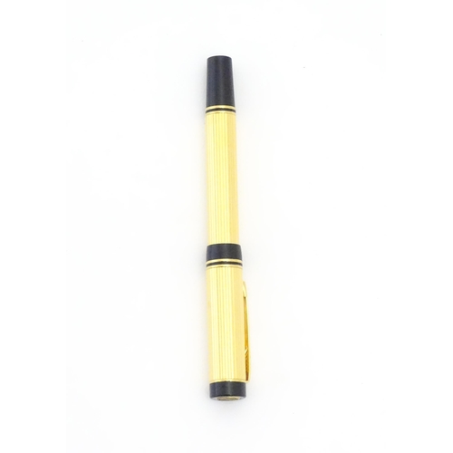 1223 - A Parker Duofold fountain pen, with 18K gold nib, approx 5 1/4