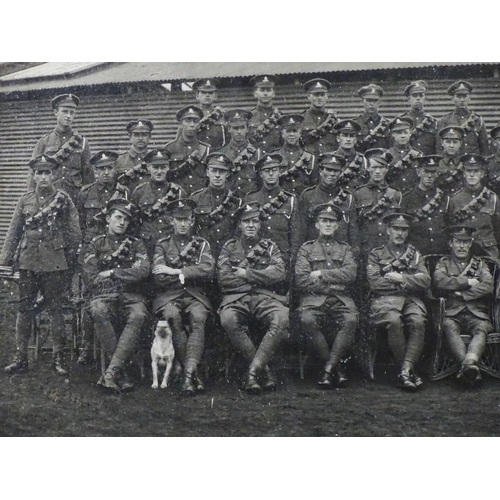 860 - Militaria , WWI / World War 1 / WW1 / First World War : a framed monochrome photograph depicting an ... 