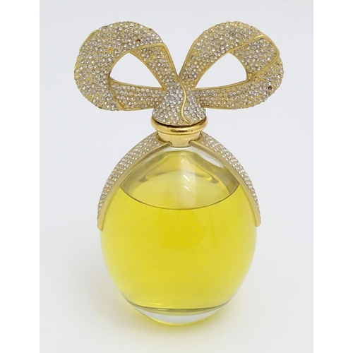 1369 - A large / oversized shop display advertising perfume bottle for White Diamonds by Elizabeth Taylor. ... 