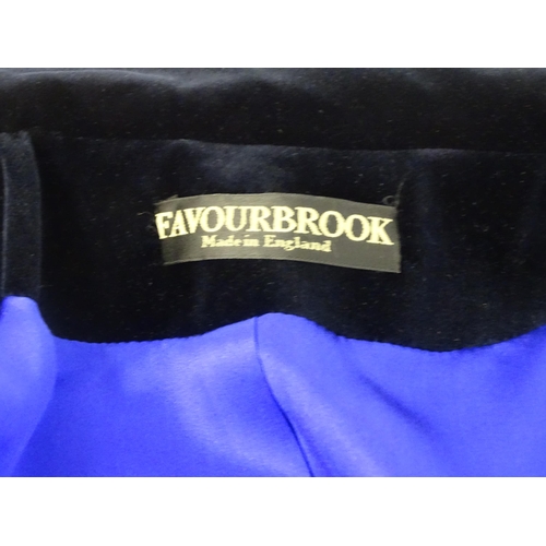 1381 - Vintage fashion / clothing: A ladies velvet Favourbrook jacket in blue / black with blue silk lining... 