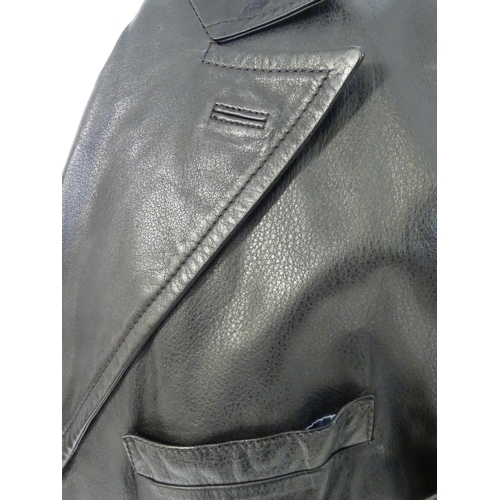 1387 - Vintage fashion / clothing: A black leather Holland & Holland men's jacket, chest measures 40