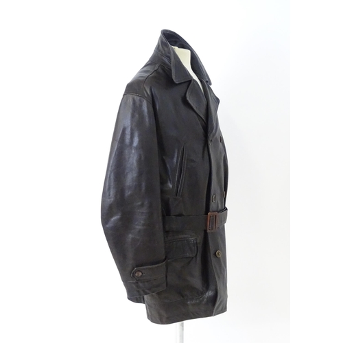 1388 - Vintage fashion / clothing: A men's Holland and Holland brown leather jacket, chest measures 44