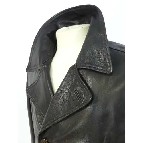 1388 - Vintage fashion / clothing: A men's Holland and Holland brown leather jacket, chest measures 44