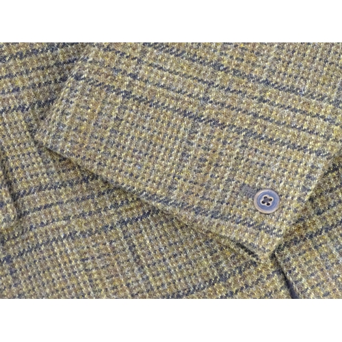 1390 - Vintage fashion / clothing: A men's Holland and Holland tweed jacket, chest measures 42