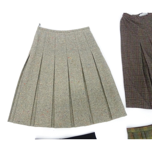 1391 - Vintage fashion / clothing: 5 ladies skirts in UK size 16, to include an Eastex pleated skirt, 2 Jae... 