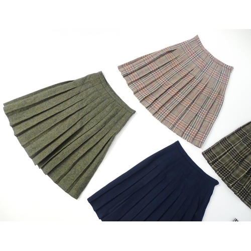 1392 - Vintage fashion / clothing: 5 ladies skirts in UK size 16, from Pitlochry of Scotland / Shetland, wa... 