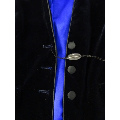 1381 - Vintage fashion / clothing: A ladies velvet Favourbrook jacket in blue / black with blue silk lining... 