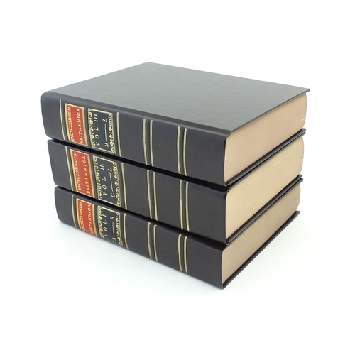 1031 - Books: A replica of the first edition of Encyclopedia Britannica, volumes 1-3. Published by Encyclop... 