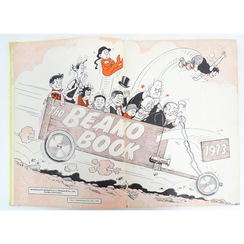 1037 - Books: Five vintage annuals / childrens books comprising The Beano Book 1973, Thelwell 1980, Robinso... 