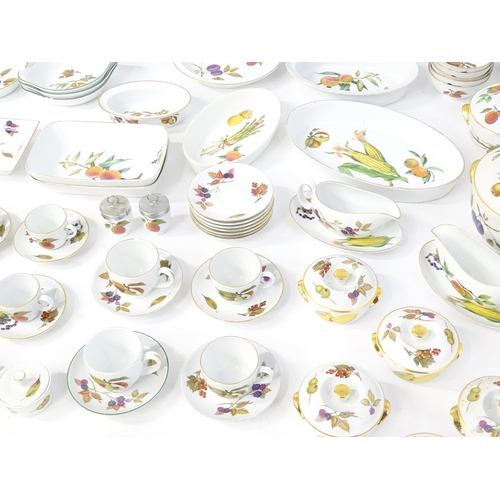 247 - A large quantity of Royal Worcester dinner / tea wares in the Evesham pattern to include plates, bow... 