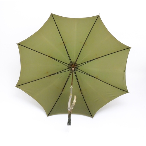 1407 - A vintage Paragon Fox umbrella / parasol. Approx. 34 1/2