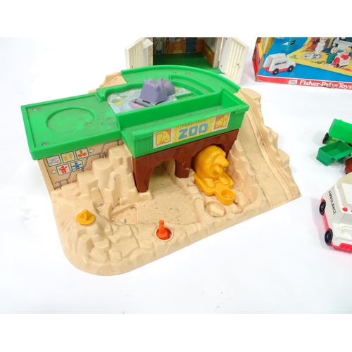 674 - Toys: A quantity of Fisher-Price childrens toys to include Play Family Children's Hospital, Seasame ... 