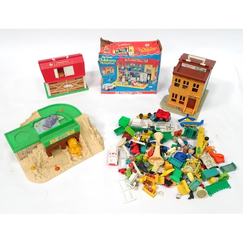 674 - Toys: A quantity of Fisher-Price childrens toys to include Play Family Children's Hospital, Seasame ... 