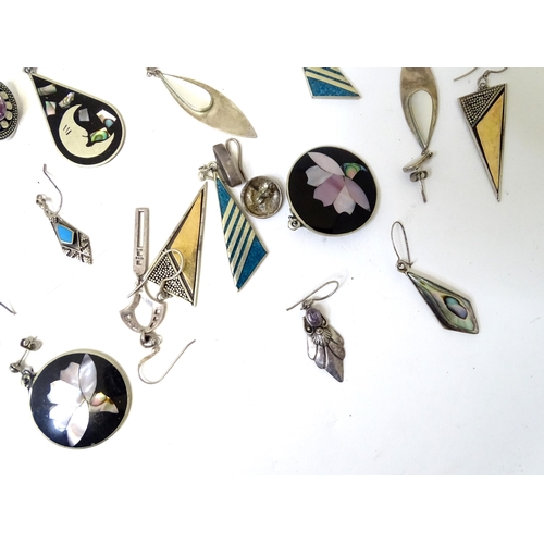 474 - A quantity of earrings to include some Mexican examples