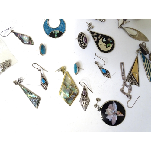 474 - A quantity of earrings to include some Mexican examples