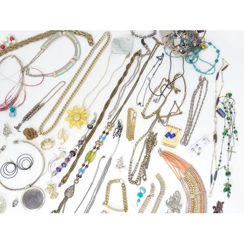 479 - A quantity of assorted costume jewellery to include necklaces, bracelets earrings, etc.