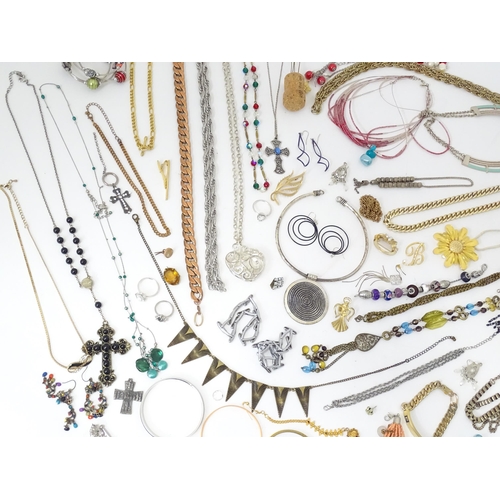 479 - A quantity of assorted costume jewellery to include necklaces, bracelets earrings, etc.