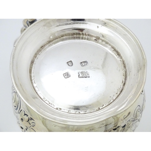 283 - A George III silver christening mug, hallmarked London 1760 maker John Payne. Approx 3 1/2