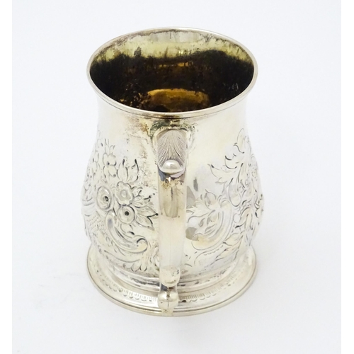 283 - A George III silver christening mug, hallmarked London 1760 maker John Payne. Approx 3 1/2