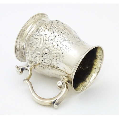 283 - A George III silver christening mug, hallmarked London 1760 maker John Payne. Approx 3 1/2