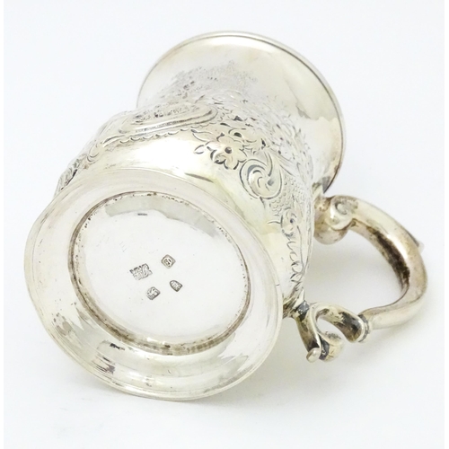 283 - A George III silver christening mug, hallmarked London 1760 maker John Payne. Approx 3 1/2