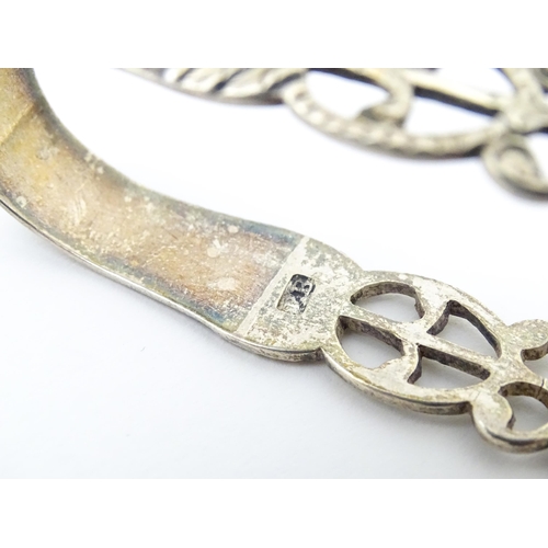 332 - 18thC Silver sugar tongs with shell formed grips. maker Philip Batchelor