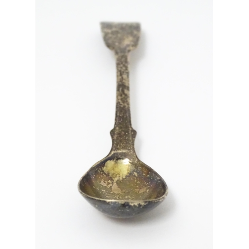 392 - A William IV silver fiddle pattern spoon, hallmarked London 1835 maker Charles Boyton . Approx 5 3/4... 