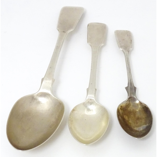 519 - Three assorted silver Fiddle pattern spoons to include a dessert hallmarked London 1826, Benjamin Da... 