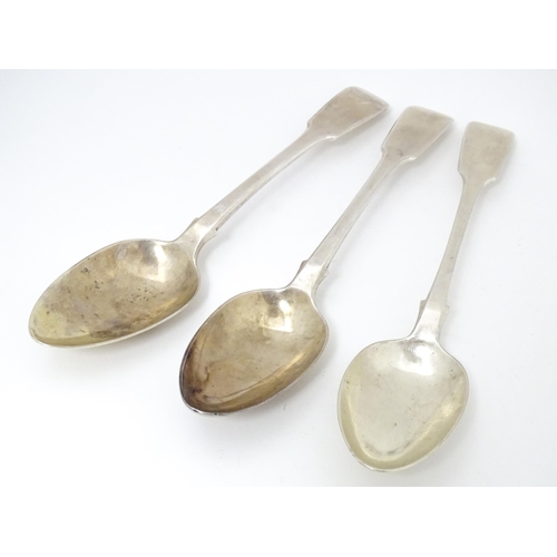 524 - A pair of Geo IV silver Fiddle pattern tablespoons, hallmarked London 1824, maker Thomas Wilkes Bark... 