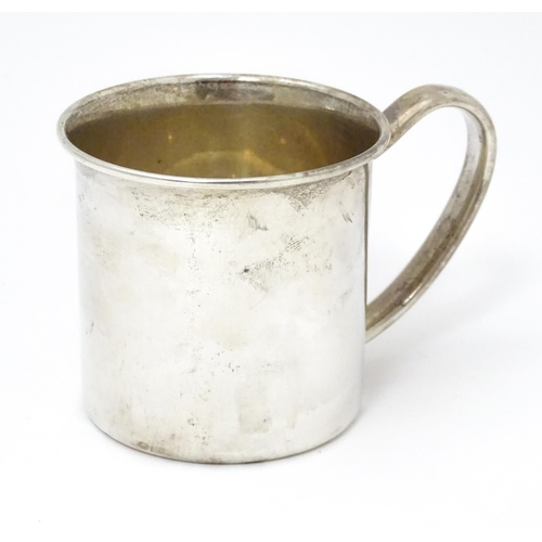 543 - A American sterling silver christening mug, maker Lunt Silversmiths of Massachusetts. Approx. 2 1/4